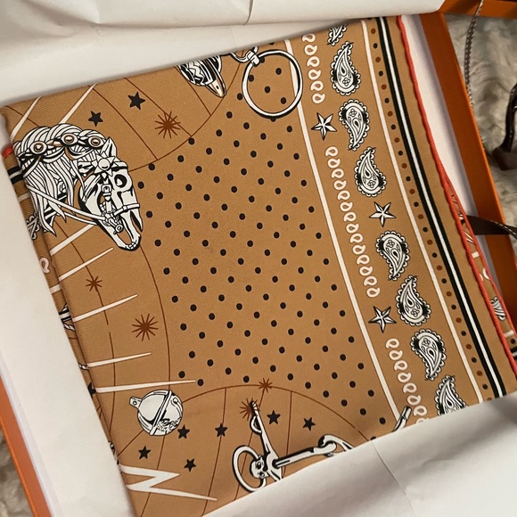 Hermes chorus stellarum bandana 💯 authentic - Picture 4 of 8